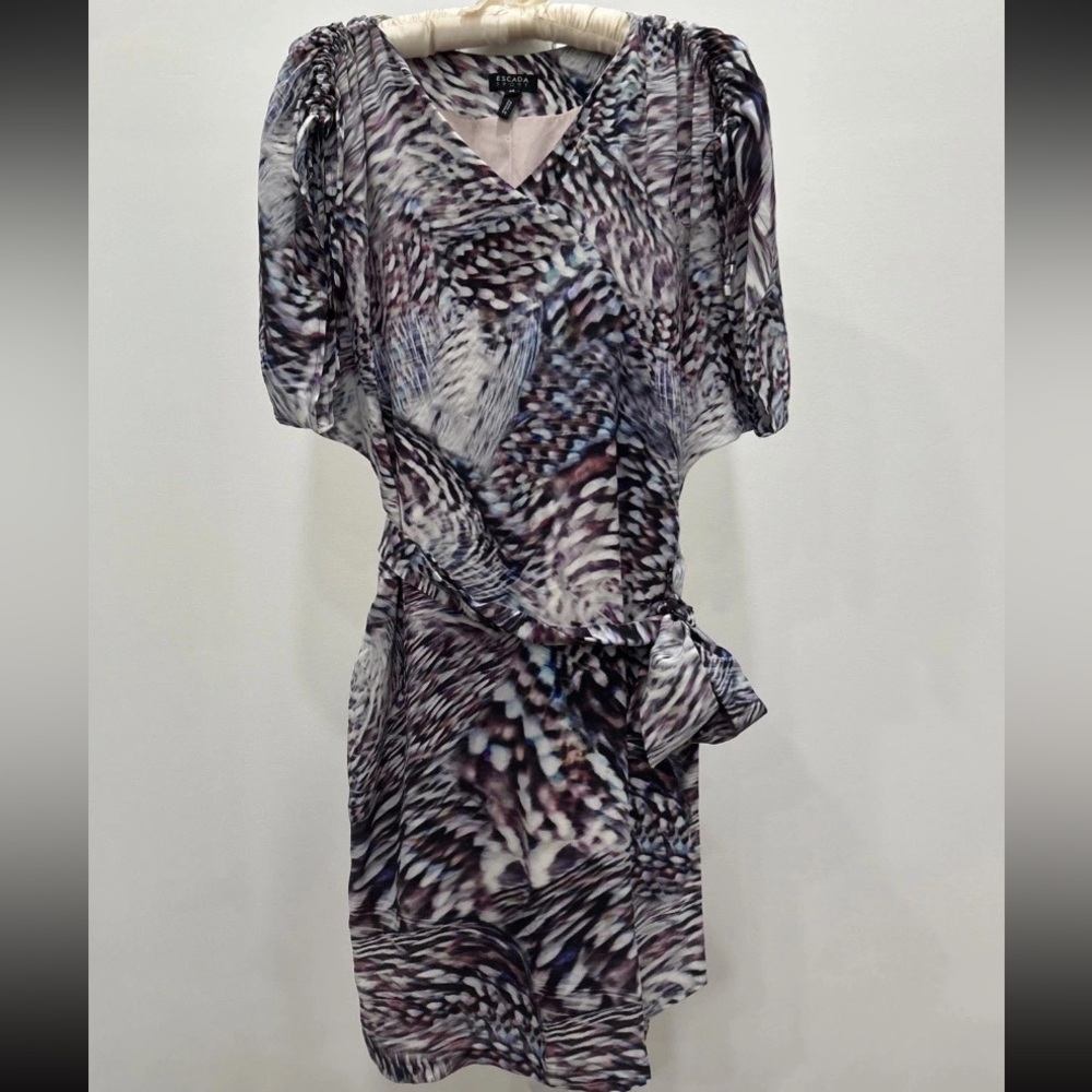 ESCADA SPORT SILK MULTI-COLOR BELTED DRESS.